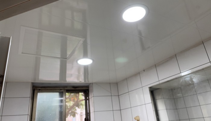 台北塑膠天花板施工, 台北PVC塑膠天花板施工, 台北老屋改造, 台北廁所天花板台北舊屋翻新, 台北泥作師傅, 台北泥作工程, 台北土水師傅