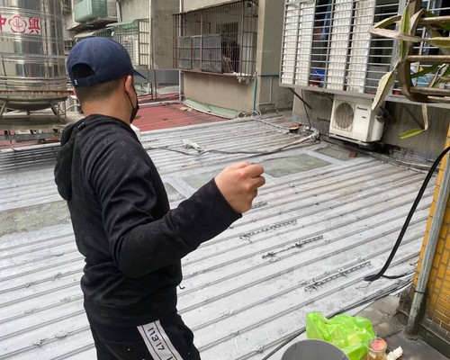 新莊鐵皮屋修繕, 新莊鐵皮屋防水, 新莊鐵皮屋隔熱, 新莊鐵皮屋漏水維修, 新莊鐵皮屋搭建, 新莊泥作工程, 新莊居家修繕, 新莊居家用電修繕, 新莊系統櫃家俱, 
                        新莊舊屋改造, 新莊舊屋翻新, 中古屋翻修, 套房裝修, 結構補強, 新莊抓漏, 新莊房屋漏水, 新莊牆壁漏水, 新莊屋頂漏水, 新莊天花板漏水
